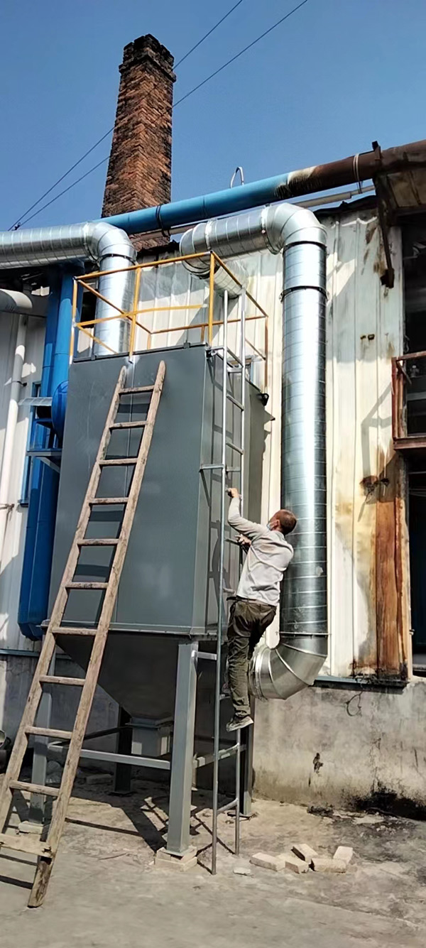 布袋除尘器安装现场3.jpg