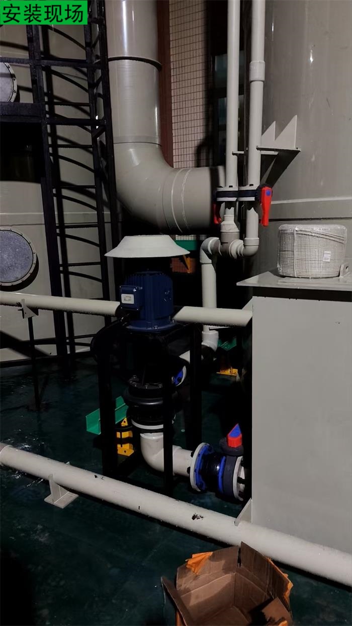 喷淋塔安装现场8.jpg
