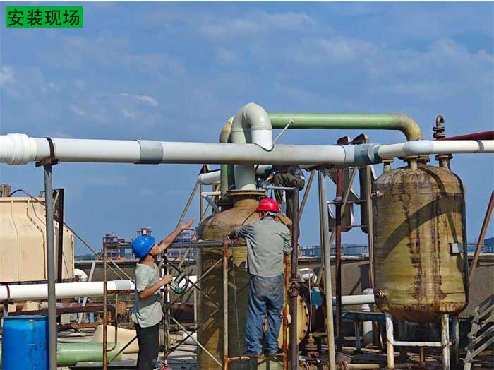 活性炭箱和管道安装现场5.jpg